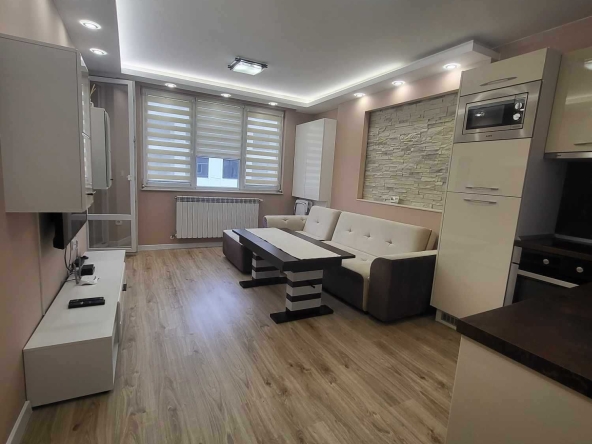 Дава се под наем Тристаен апартамент в София, Зона Б-19 - 88 кв.м за 750 € - Снимка #1