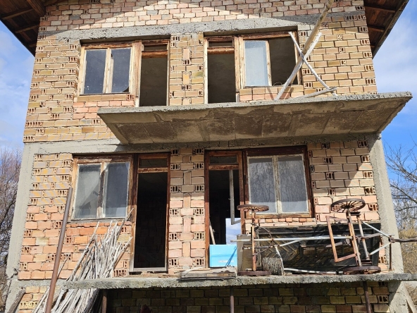 Къща в с. Гълъбник, Област Перник - 102 кв.м за 577 €/кв.м - Снимка #1