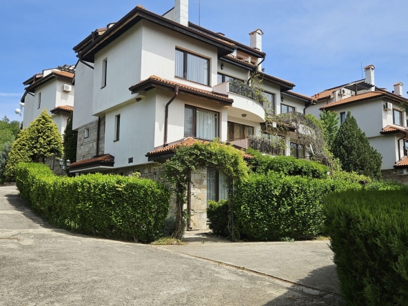 Двустаен апартамент в с. Кошарица, Област Бургас - 67 кв.м за 990 €/кв.м - Снимка #1