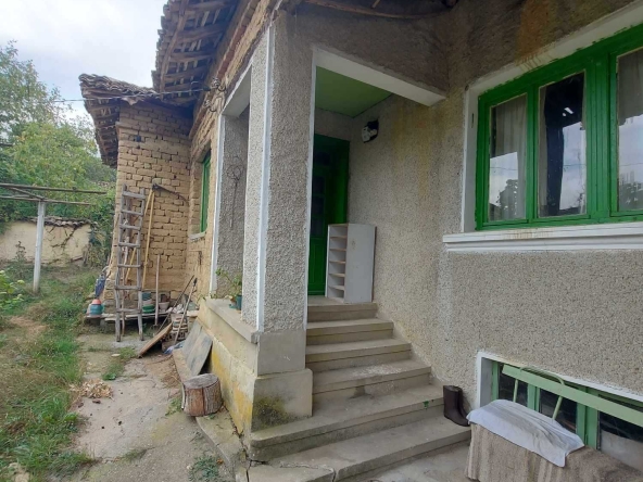 Къща в с. Певец, Област Търговище - 90 кв.м за 340 €/кв.м - Снимка #1