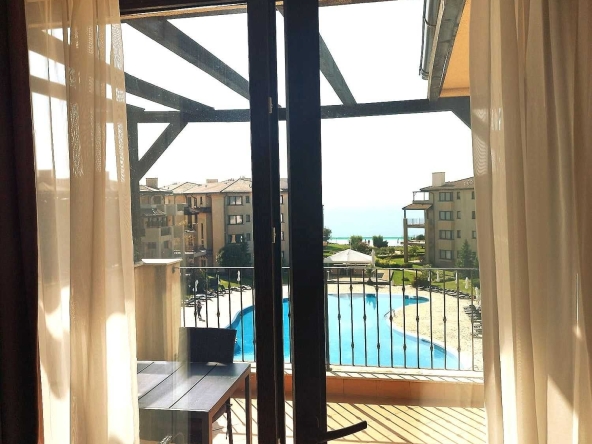 Двустаен апартамент в Варна, м-т Евксиноград - 84 кв.м за 858 €/кв.м - Снимка #1