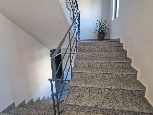 Тристаен апартамент в Свиленград - 96 кв.м за 1063 €/кв.м - Снимка #1