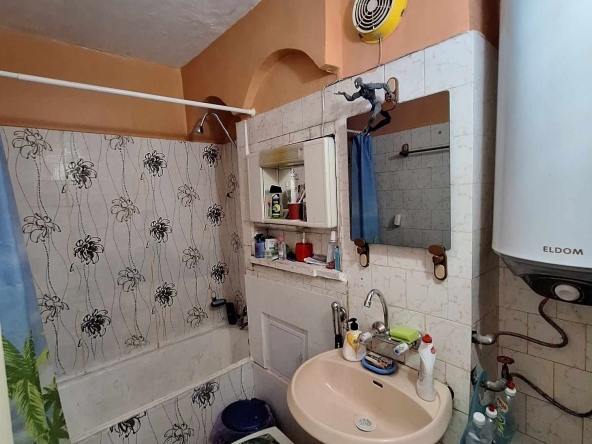 Двустаен апартамент в Плевен, Сторгозия - 73 кв.м за 1028 €/кв.м - Снимка #1