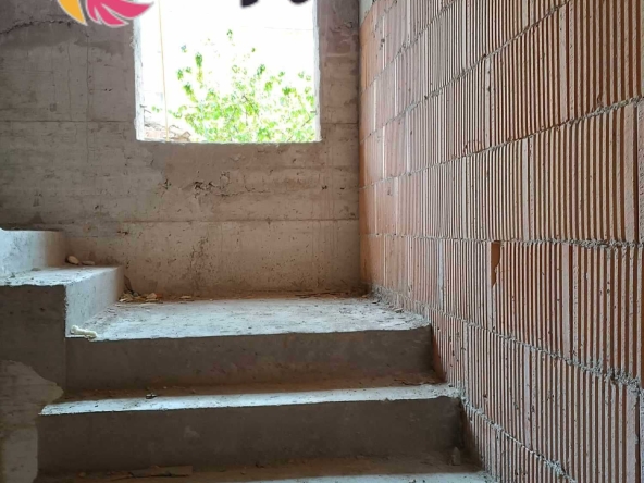 Тристаен апартамент в Варна, Център - 98 кв.м за 1419 €/кв.м - Снимка #1