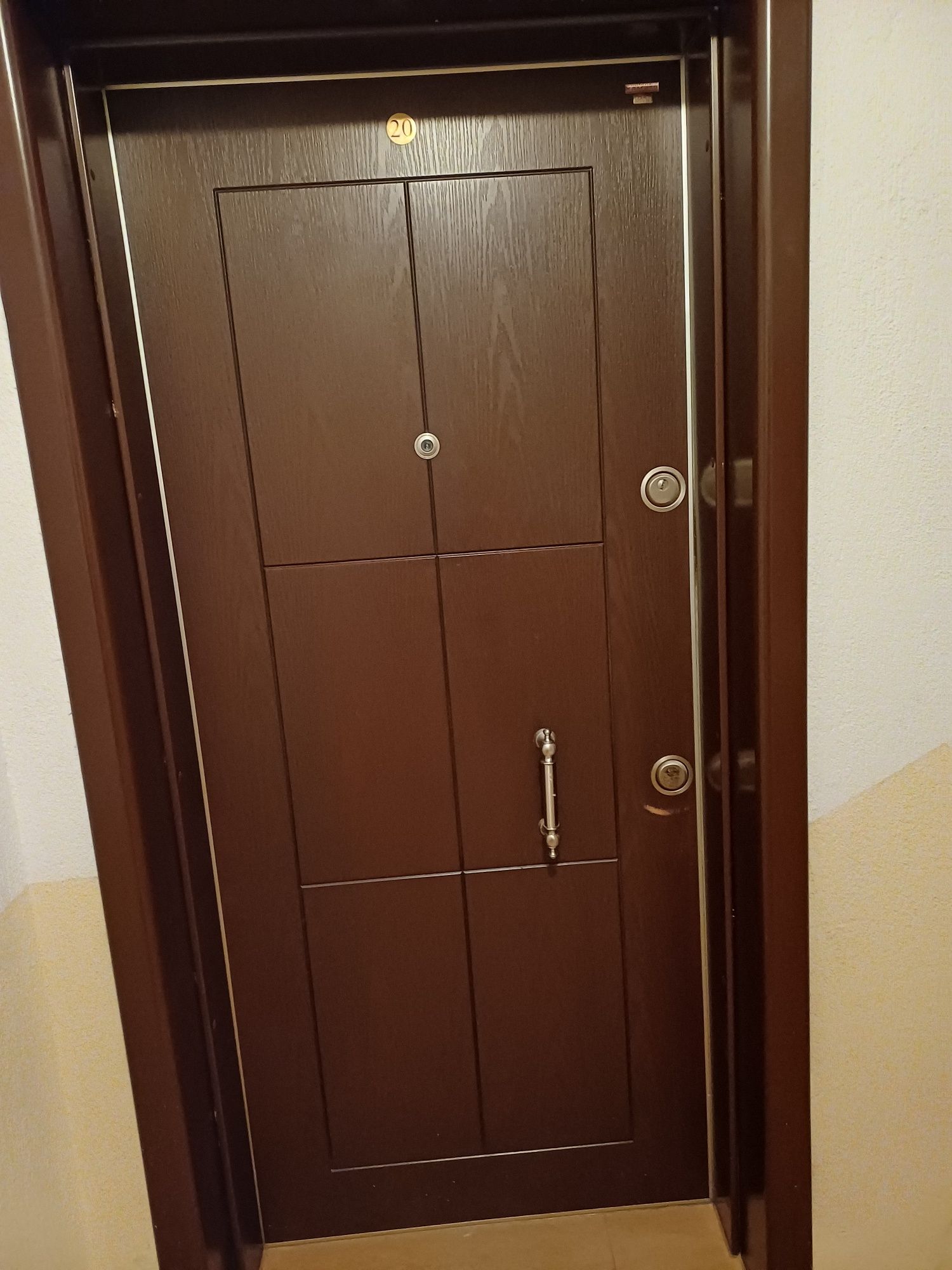 Дава се под наем Тристаен апартамент в Сандански - 55 кв.м за 408 € - Снимка #1