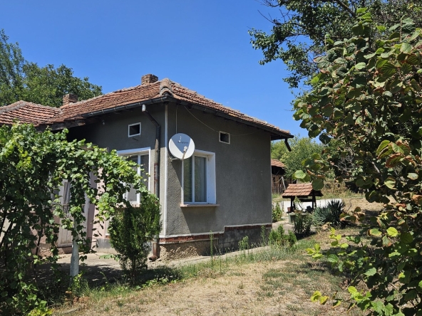 Къща в Плевен, Сторгозия - 140 кв.м за 204 €/кв.м - Снимка #1