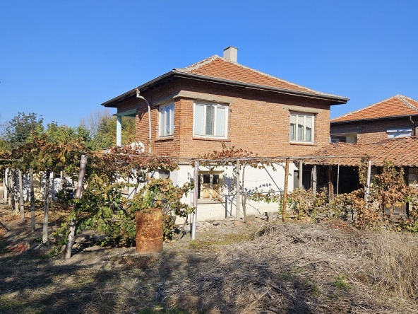 Къща в Стара Загора, Три чучура - юг - 120 кв.м за 251 €/кв.м - Снимка #1