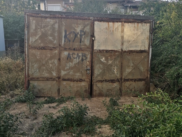 Гараж / Паркомясто в Свищов - 21 кв.м за 170 €/кв.м - Снимка #1