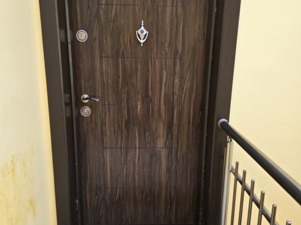 Дава се под наем Двустаен апартамент в Шумен, Математическа гимназия - 75 кв.м за 255 € - Снимка #1