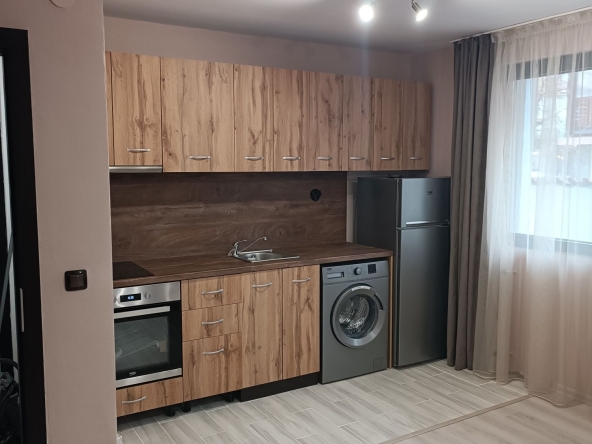 Дава се под наем Двустаен апартамент в Кюстендил, Никола Въжаров - 65 кв.м за 306 € - Снимка #1