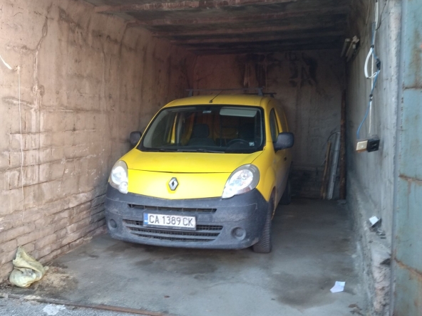 Дава се под наем Гараж / Паркомясто в София, Изток - 22 кв.м за 204 € - Снимка #1