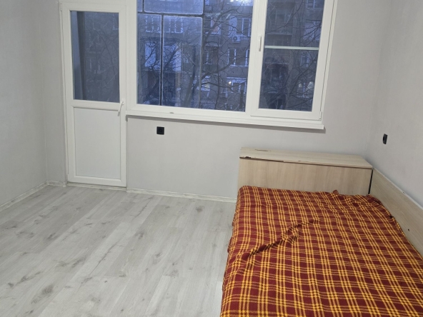 Дава се под наем Едностаен апартамент в Лом - 50 кв.м за 153 € - Снимка #1