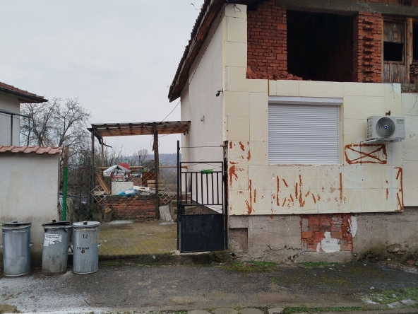 Къща в с. Раждавица, Област Кюстендил - 42 кв.м за 536 €/кв.м - Снимка #1