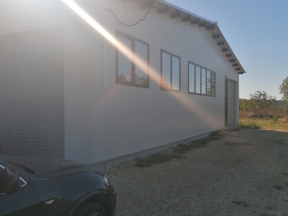 Дава се под наем Промишлена сграда в Разград, Абритус - 350 кв.м за 928.2 € - Снимка #1