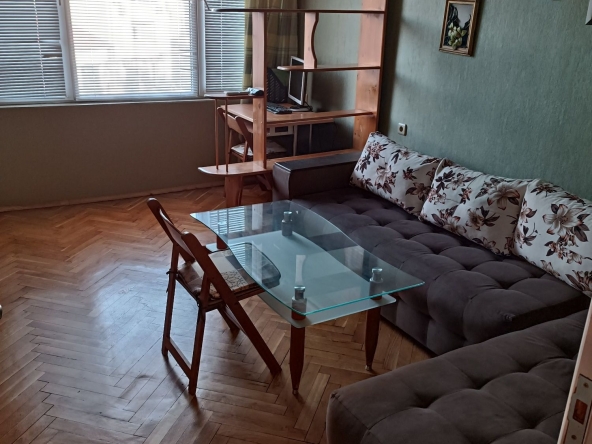 Дава се под наем Едностаен апартамент в Нова Загора - 45 кв.м за 204 € - Снимка #1