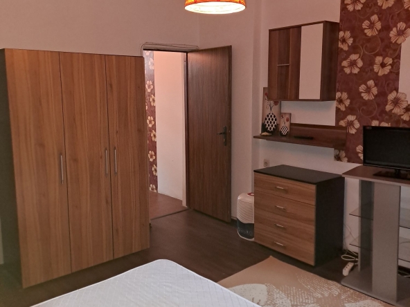 Дава се под наем Едностаен апартамент в Варна, Център - 40 кв.м за 306 € - Снимка #1