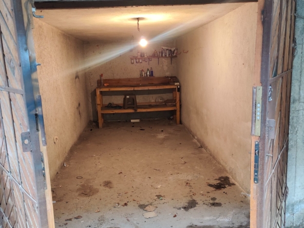 Дава се под наем Гараж / Паркомясто в София, Белите брези - 14 кв.м за 112.2 € - Снимка #1