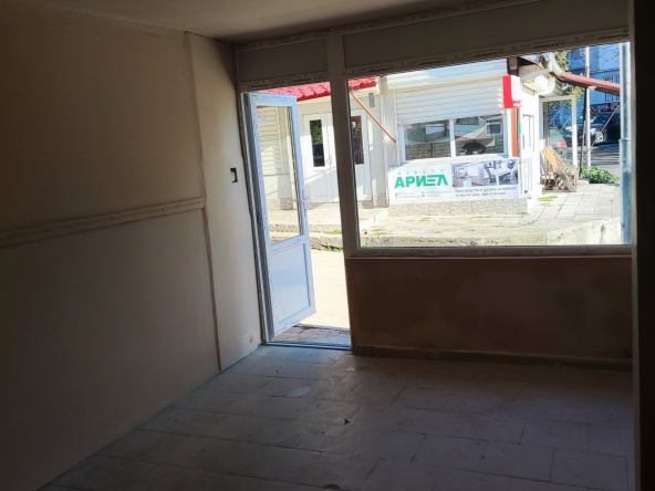 Магазин в Варна, Владислав Варненчик - 20 кв.м за 1825 €/кв.м - Снимка #1