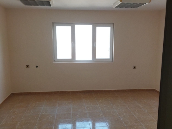 Дава се под наем Офис в Харманли - 20 кв.м за 5666.61 € - Снимка #1