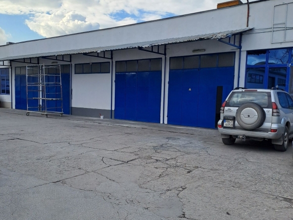 Дава се под наем Склад в Пловдив, Индустриална зона - Юг - 300 кв.м за 1173 € - Снимка #1