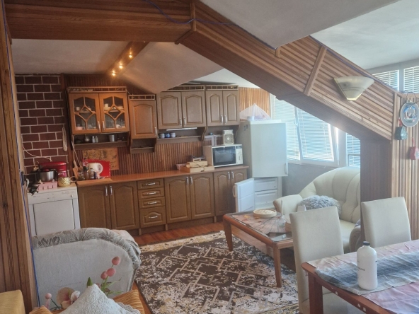 Дава се под наем Двустаен апартамент в Бургас, Център - 70 кв.м за 408 € - Снимка #1