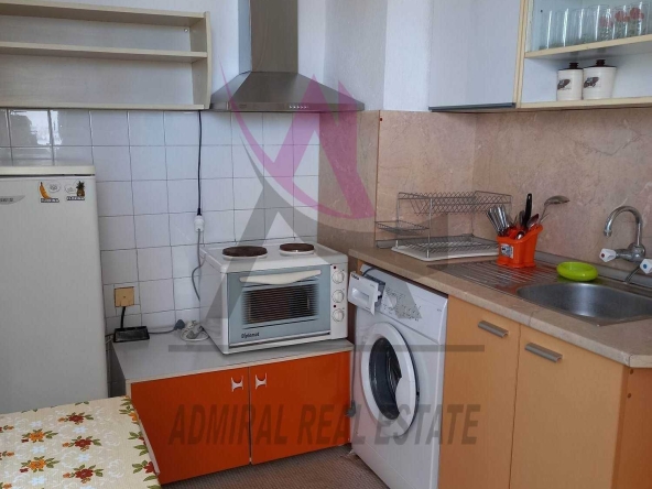 Дава се под наем Тристаен апартамент в Варна, Базар Левски - 85 кв.м за 375 € - Снимка #1