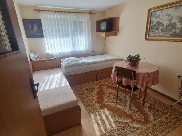 Етаж от къща в Свиленград - 200 кв.м за 663 €/кв.м - Снимка #1