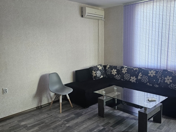 Дава се под наем Двустаен апартамент в Търговище, Боровец - 46 кв.м за 163.2 € - Снимка #1