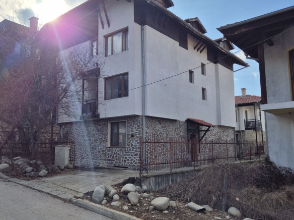 Дава се под наем Двустаен апартамент в Благоевград, Идеален център - 70 кв.м за 255 € - Снимка #1