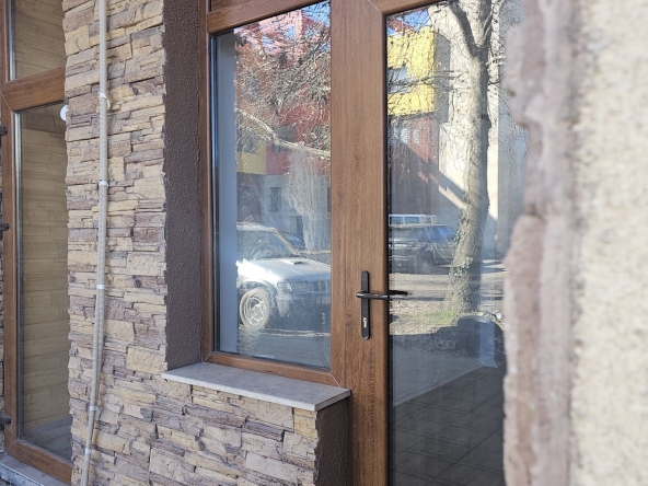 Дава се под наем Офис в Димитровград - 15 кв.м за 153 € - Снимка #1