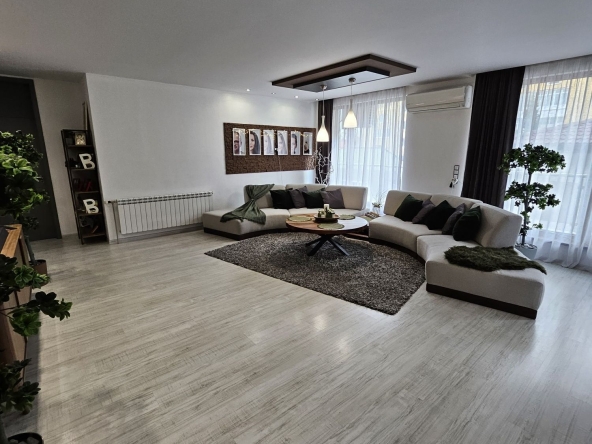 Мезонет в Шумен, Център - 400 кв.м за 838 €/кв.м - Снимка #1