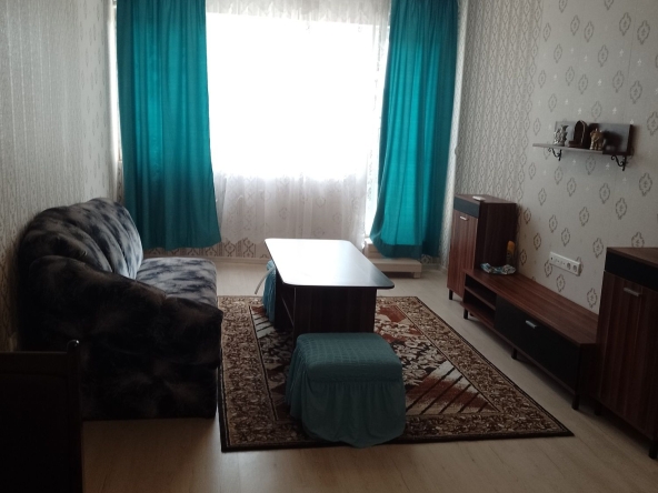 Дава се под наем Двустаен апартамент в Бургас, Център - 83 кв.м за 331.5 € - Снимка #1