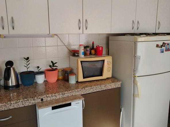 Дава се под наем Четиристаен апартамент в Пловдив, Каменица 1 - 80 кв.м за 561 € - Снимка #1