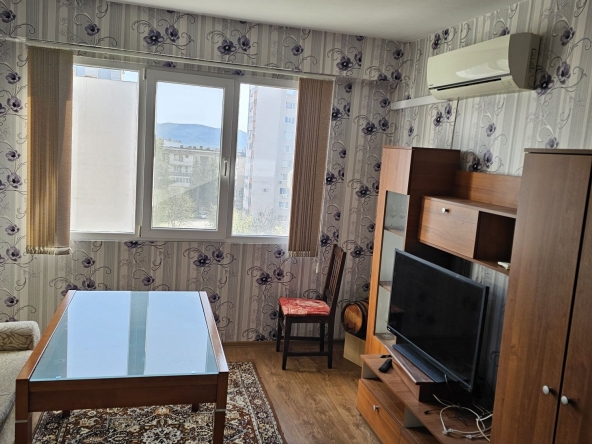 Дава се под наем Двустаен апартамент в Казанлък - 66 кв.м за 63750 € - Снимка #1