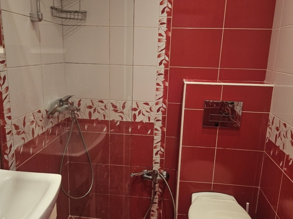 Дава се под наем Двустаен апартамент в Варна, Автогара - 47 кв.м за 306 € - Снимка #1