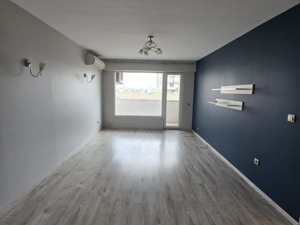 Четиристаен апартамент в Хасково, Любен Каравелов - 96 кв.м за 1094 €/кв.м - Снимка #1