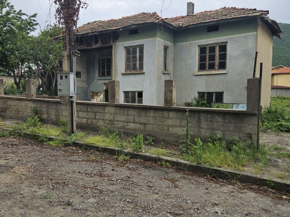 Къща в с. Троица, Област Шумен - 80 кв.м за 415 €/кв.м - Снимка #1