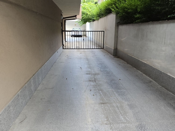 Дава се под наем Гараж / Паркомясто в София, Подуяне - 20 кв.м за 102 € - Снимка #1