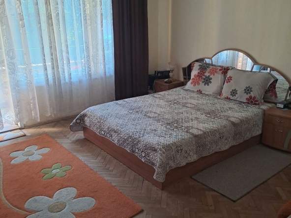 Тристаен апартамент в Враца, Център - 90 кв.м за 1417 €/кв.м - Снимка #1