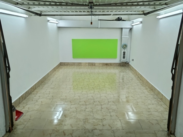 Дава се под наем Гараж / Паркомясто в София, Гео Милев - 16 кв.м за 153 € - Снимка #1