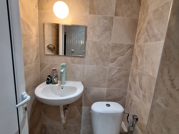 Дава се под наем  в София, Център - 12 кв.м за 229.5 € - Снимка #1