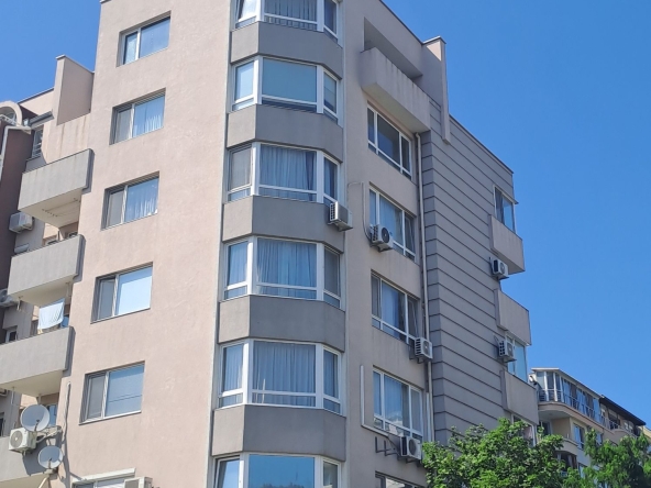 Двустаен апартамент в Бургас, Славейков - 58 кв.м за 1407 €/кв.м - Снимка #1