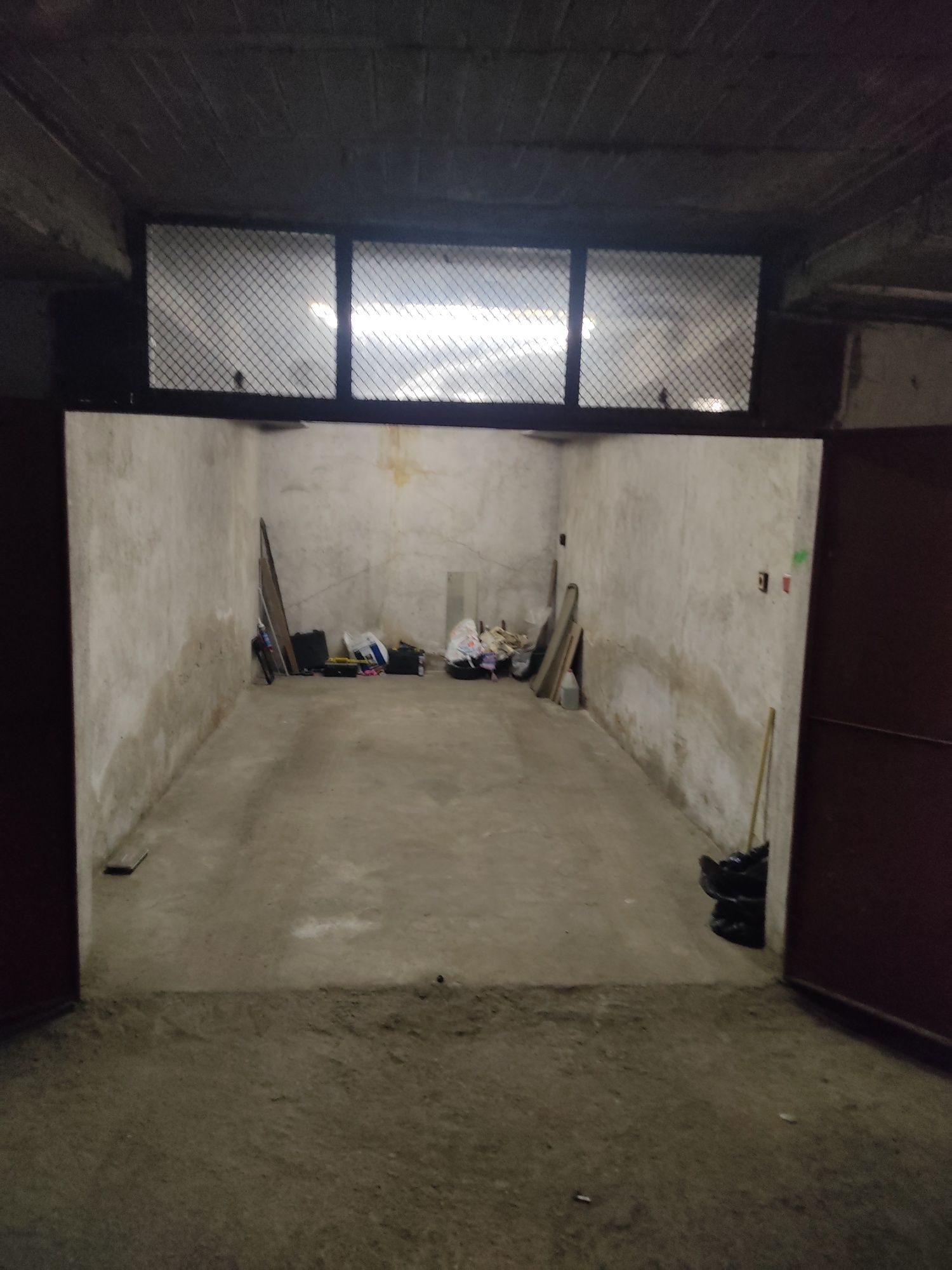 Гараж / Паркомясто в Казанлък - 20 кв.м за 1020 €/кв.м - Снимка #1