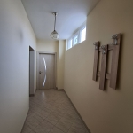 Дава се под наем Четиристаен апартамент в Асеновград - 90 кв.м за 306 € - Снимка #1