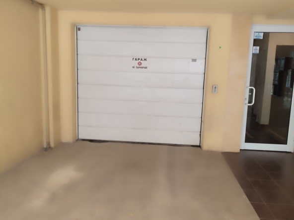 Дава се под наем Гараж / Паркомясто в Варна, Окръжна болница - 20 кв.м за 24480 € - Снимка #1