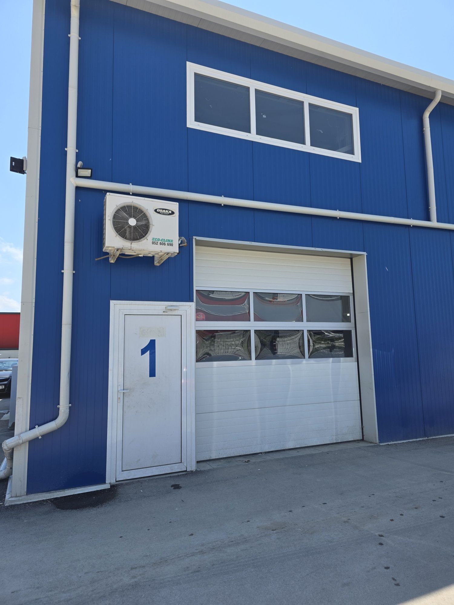 Дава се под наем Гараж / Паркомясто в Варна, м-т Атанас Тарла - 50 кв.м за 408 € - Снимка #1