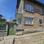 Етаж от къща в Белослав - 368 кв.м за 354 €/кв.м - Снимка #1