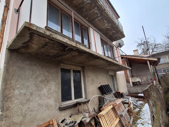 Етаж от къща в Перник, Ралица - 149 кв.м за 428 €/кв.м - Снимка #1