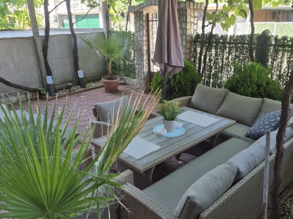 Къща в Дупница - 120 кв.м за 1209 €/кв.м - Снимка #1