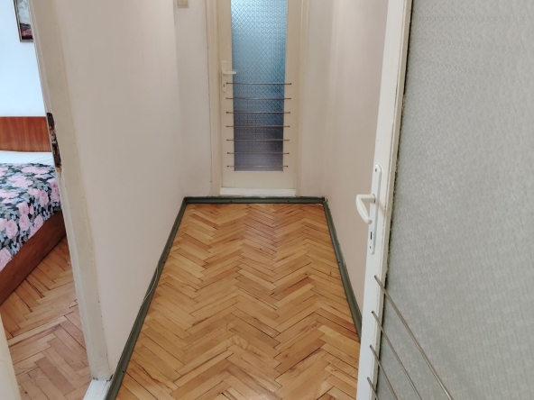 Дава се под наем Двустаен апартамент в Плевен, Идеален център - 58 кв.м за 229.5 € - Снимка #1